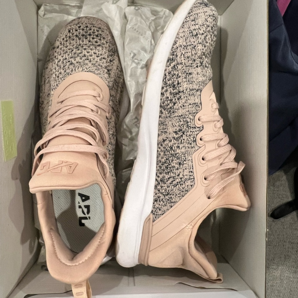 APL women’s techloom tracer